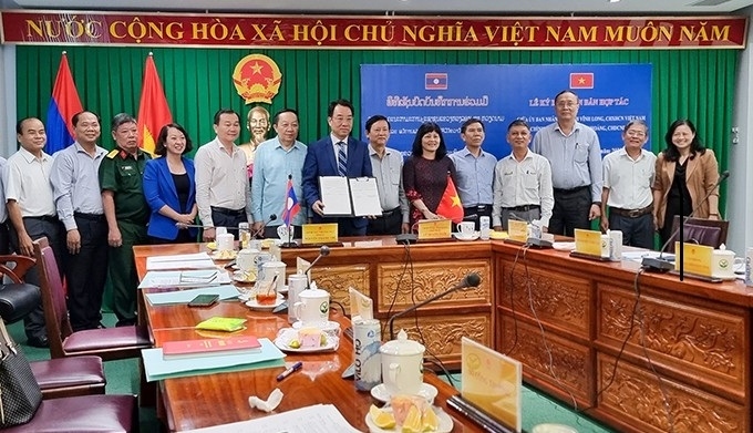 Vĩnh Long ký kết biên bản hợp tác với tỉnh Xiêng Khoảng (Lào)